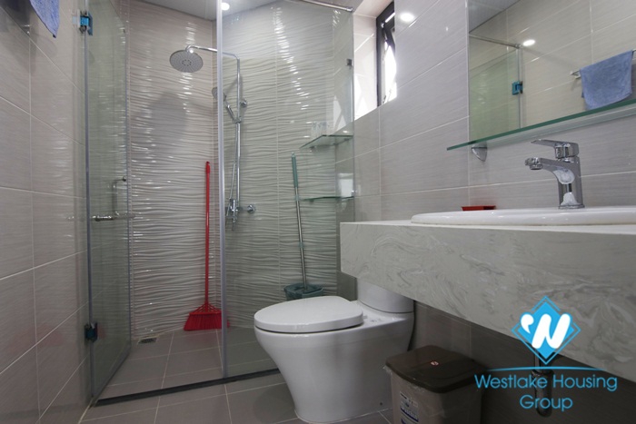 An affordable studio with good lighting for rent on Nui Truc street, Ba Dinh