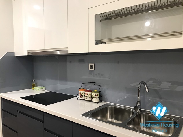 A brand new modern 1 bedroom apartment in Vinhome metropolis, Ha noi