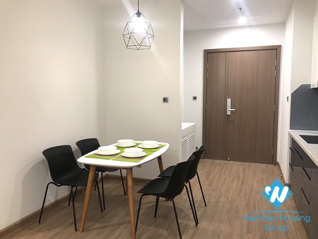 A brand new modern 1 bedroom apartment in Vinhome metropolis, Ha noi