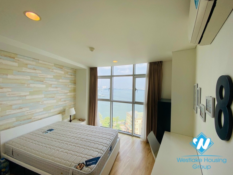 A high end apartment boasting incredible lake view in Watermark, Tay Ho for rent