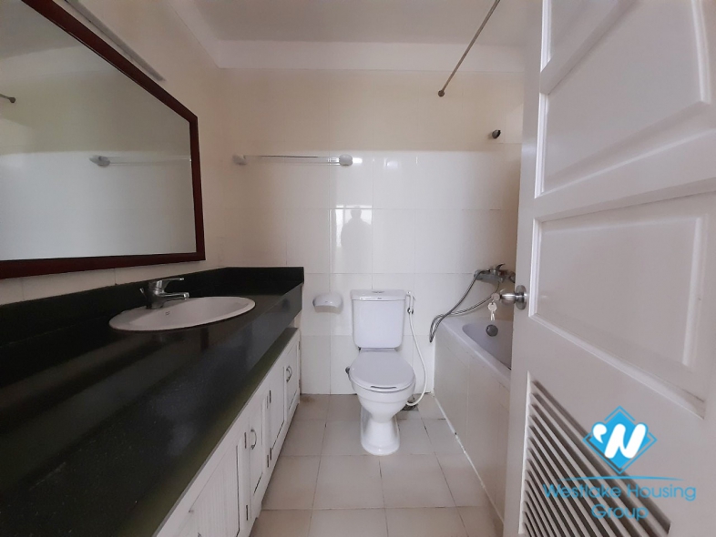 Unfurnished, spacious 4 bedroom apartment for rent in E Tower, Ciputra