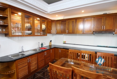 Share house for rent in Lac Long Quan, Tay Ho, Ha Noi