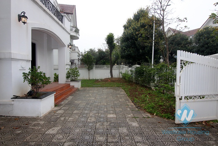 Newly renovated modern villa for rent in Vinhomes Riverside Long Bien
