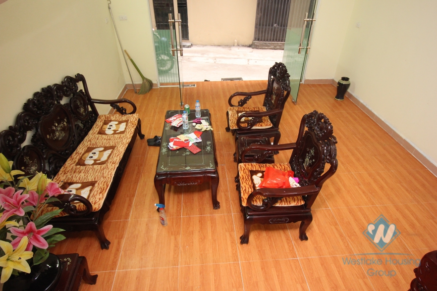 House with 5 bedrooms for rent in Ba Dinh District, Ha Noi 