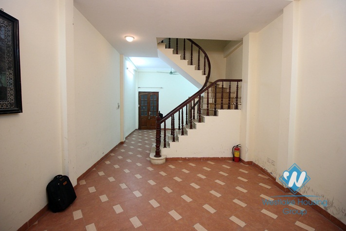 Unfurnished house for lease in Doi Can, Ba Dinh, Ha noi