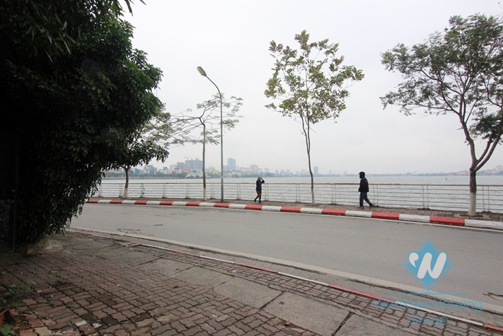 House with lakeview for rent in Tay Ho, Hanoi