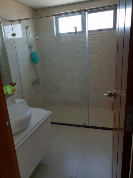 A good 3 bedroom apartment for rent in Vinhome Nguyen chi thanh, Hanoi