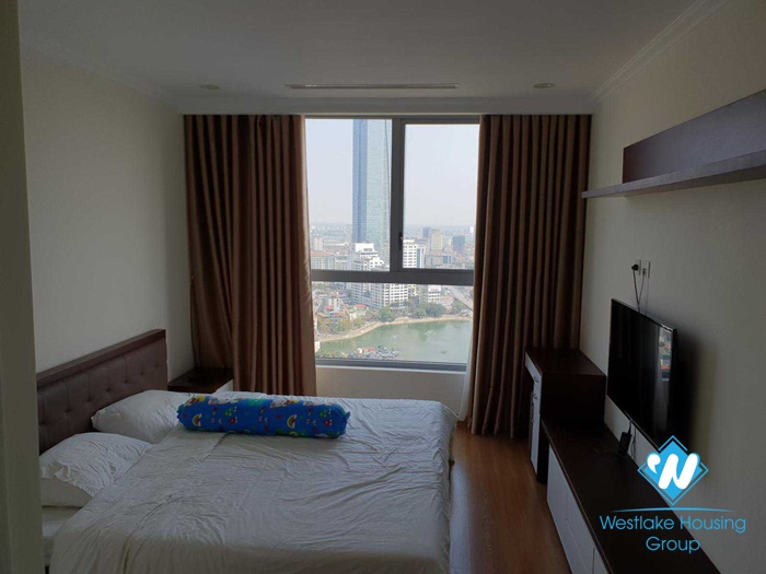 A good 3 bedroom apartment for rent in Vinhome Nguyen chi thanh, Hanoi