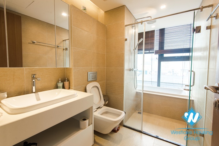 A beautiful 4 bedroom apartment for rent in Vinhome Metropolis, Ba dinh, Hanoi
