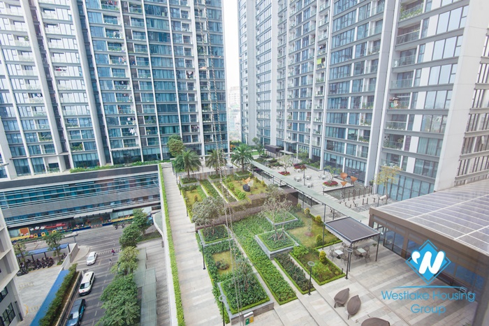 A beautiful 4 bedroom apartment for rent in Vinhome Metropolis, Ba dinh, Hanoi