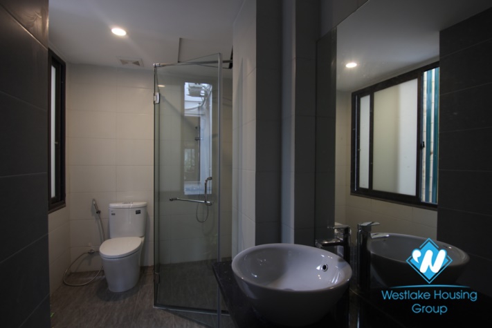 A Lovely spacious studio for rent on Au Cơ street