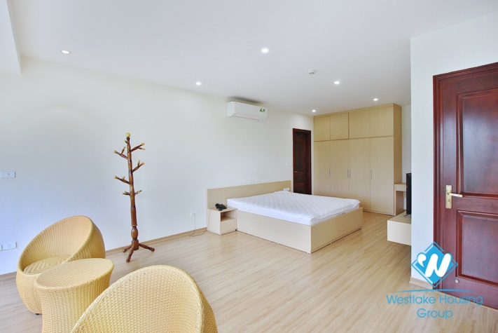 A brand new 1 bedroom apartment with lake view for rent in Quang An, Tay Ho