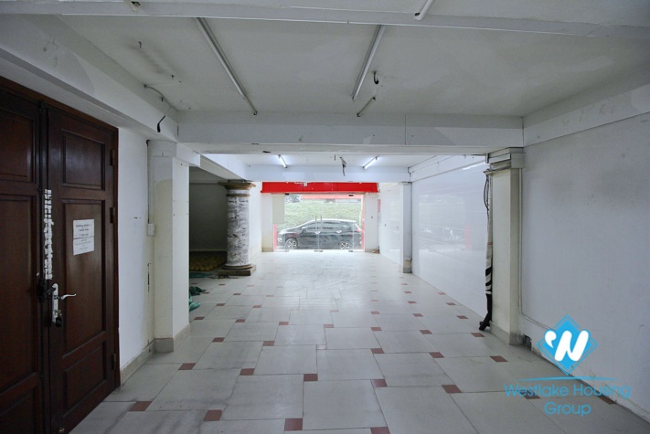 An office for lease on Au Co street, Tay Ho, Ha Noi