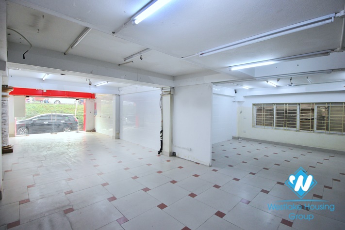 An office for lease on Au Co street, Tay Ho, Ha Noi