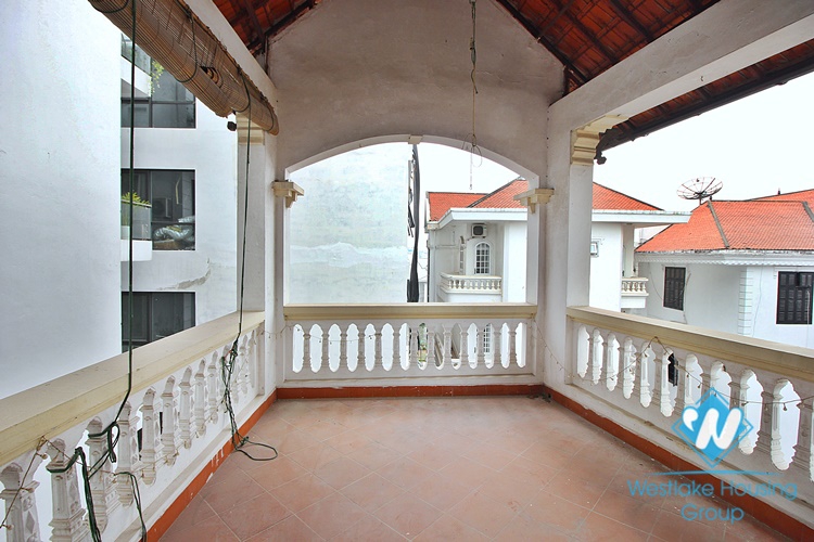 An affordable price 4 bedrooms house for rent in Tu Hoa, Tay Ho