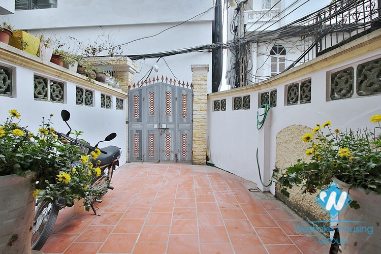 An affordable price 4 bedrooms house for rent in Tu Hoa, Tay Ho