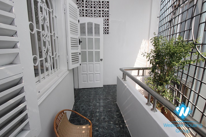Brightly 1 bedroom apartment for rent in Truc bach, Ba dinh, Hanoi