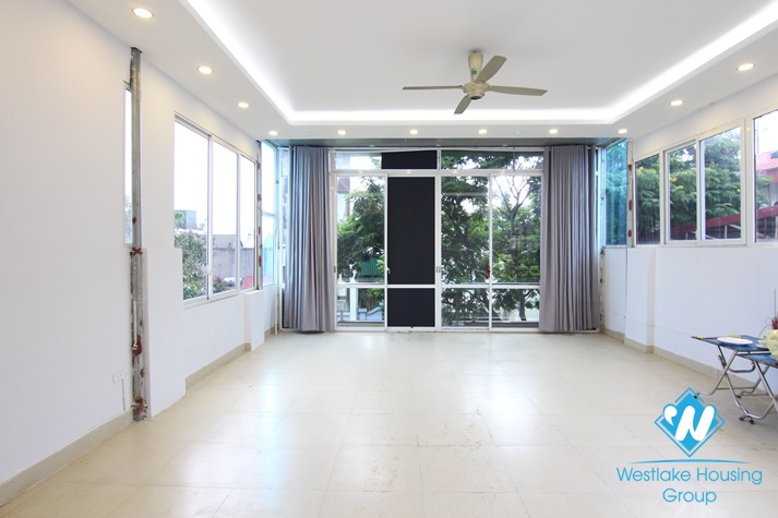 Good house for office, shop for rent in Yen phu, Tay ho, Hanoi