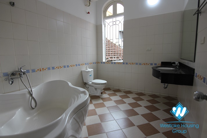 Three bedrooms house in Tu Hoa st, Tay Ho district, Ha Noi