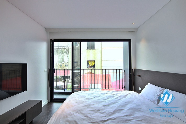 A must-rent two-bedroom apartment on Xuan Dieu street