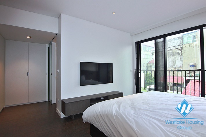 A must-rent two-bedroom apartment on Xuan Dieu street