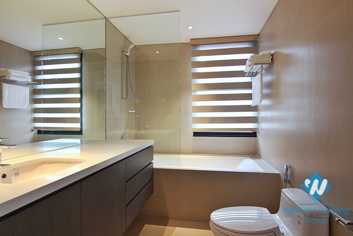 A must-rent two-bedroom apartment on Xuan Dieu street