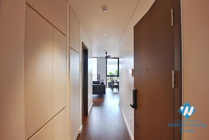 A must-rent two-bedroom apartment on Xuan Dieu street
