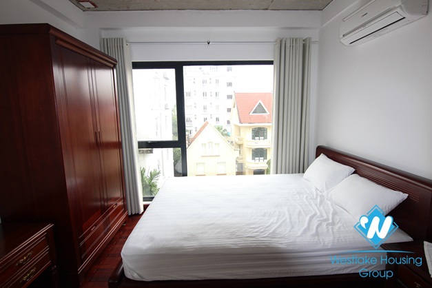 A nice 1 bedroom+1 working room on Tay Ho street for rent 