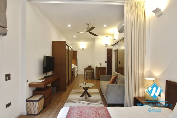 Studio apartment for rent in the center of Hai Ba Trung district next to Vincom Ba Trieu