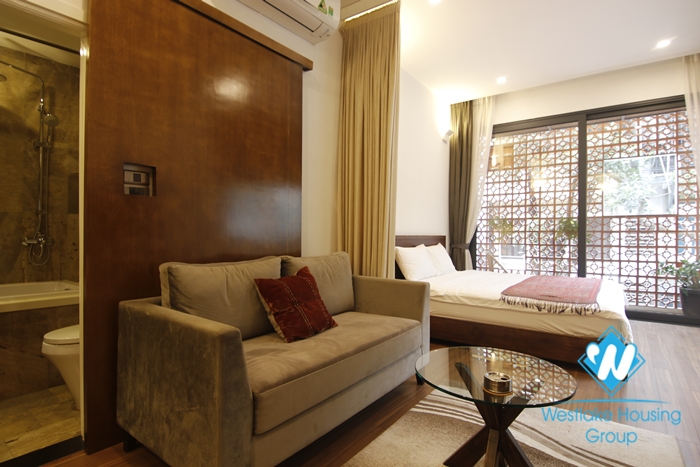 Studio apartment for rent in the center of Hai Ba Trung district next to Vincom Ba Trieu