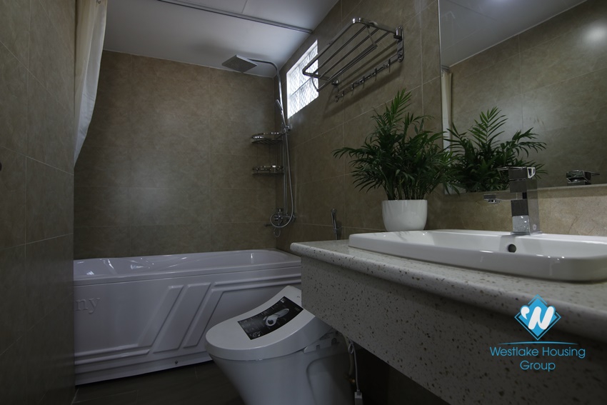 Brand new 2 bedrooms apartment for rent in Dao Tan, Ba Dinh