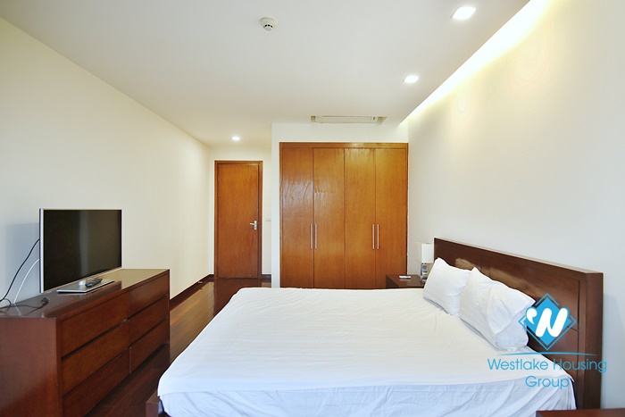 Duplex 2+ bedroom apartment with lake view for rent in Xuan Dieu,Tay Ho