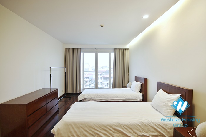 Duplex 2+ bedroom apartment with lake view for rent in Xuan Dieu,Tay Ho