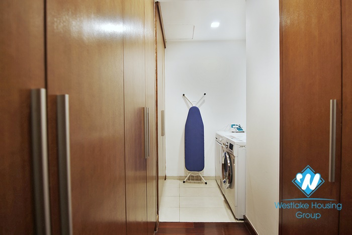 Duplex 2+ bedroom apartment with lake view for rent in Xuan Dieu,Tay Ho