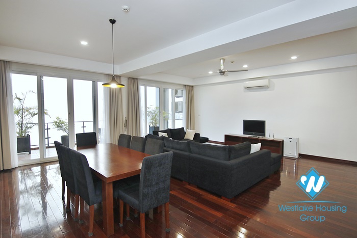Duplex 2+ bedroom apartment with lake view for rent in Xuan Dieu,Tay Ho