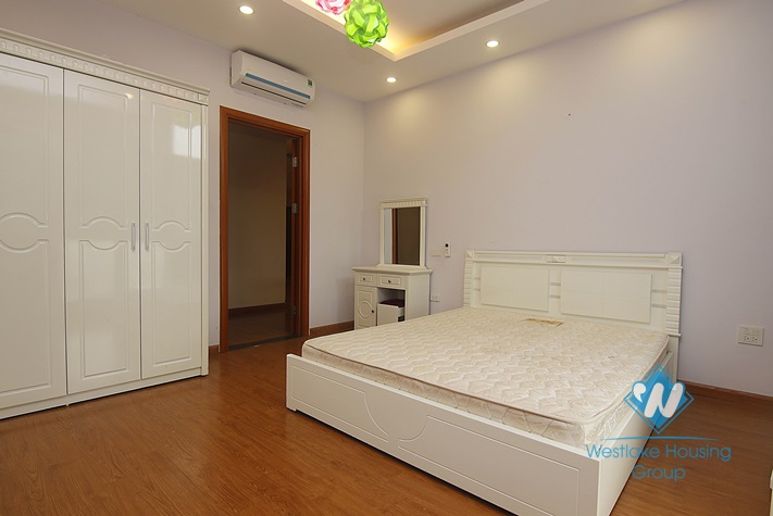 Spacious three bedrooms apartment for rent in Tran Duy Hung, Cau Giay