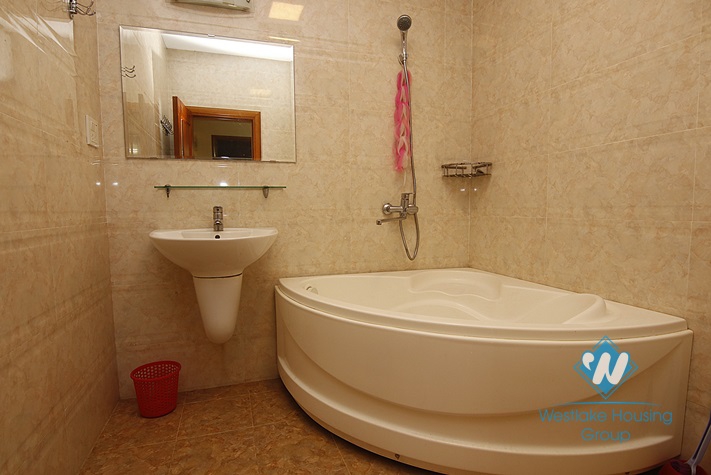 Spacious three bedrooms apartment for rent in Tran Duy Hung, Cau Giay