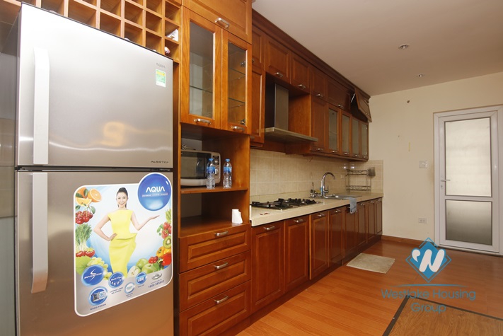 Spacious three bedrooms apartment for rent in Tran Duy Hung, Cau Giay
