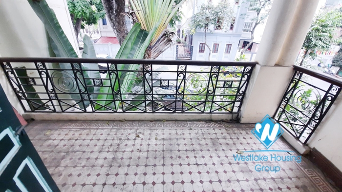 Big house with 02 floor for rent in Hai Ba Trung District, Ha Noi 