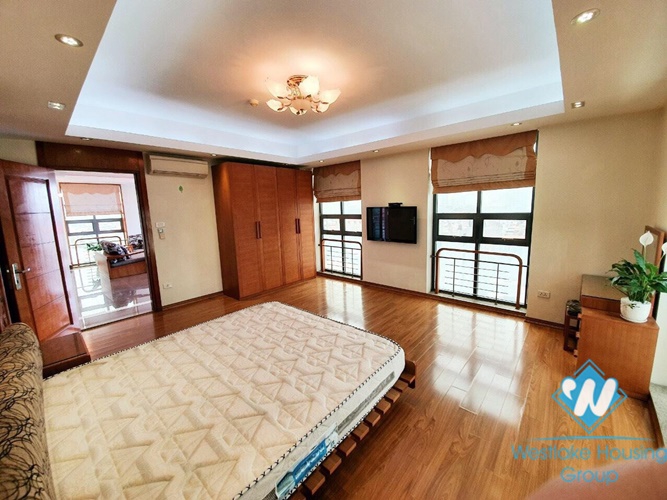 Spacious three bedrooms apartment for rent in Doi Can, Ba Dinh