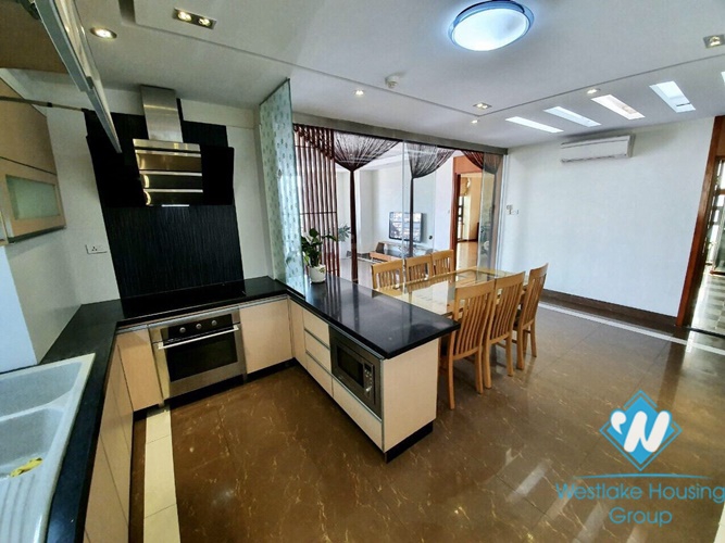 Spacious three bedrooms apartment for rent in Doi Can, Ba Dinh