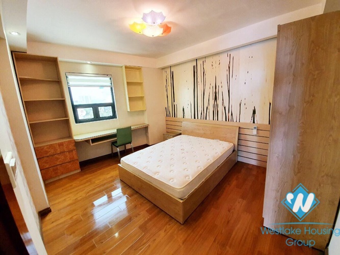 Spacious three bedrooms apartment for rent in Doi Can, Ba Dinh