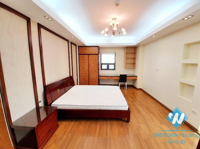 Spacious three bedrooms apartment for rent in Doi Can, Ba Dinh