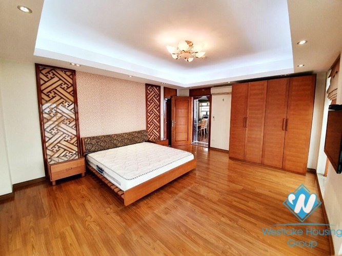 Spacious three bedrooms apartment for rent in Doi Can, Ba Dinh