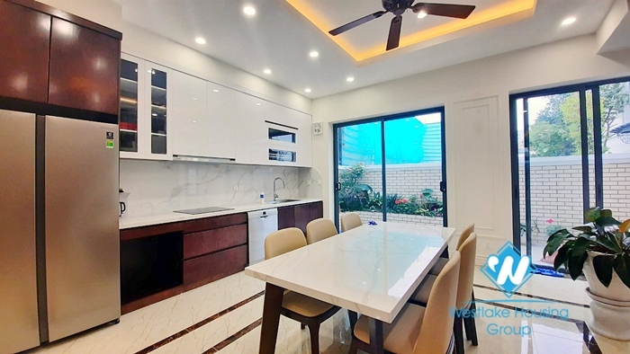 Quality new house for rent in Vinhome Harmony Long Bien