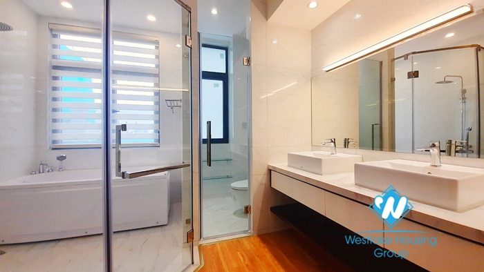 Quality new house for rent in Vinhome Harmony Long Bien