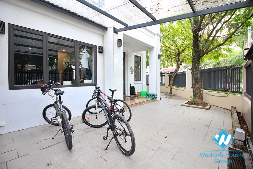 A bright and spacious 3 bedroom villa in Ciputra for rent 