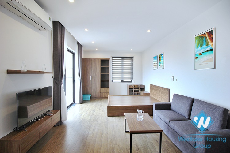 Bright studio for rent in Dang Thai Mai street, Tay Ho district, Ha Noi