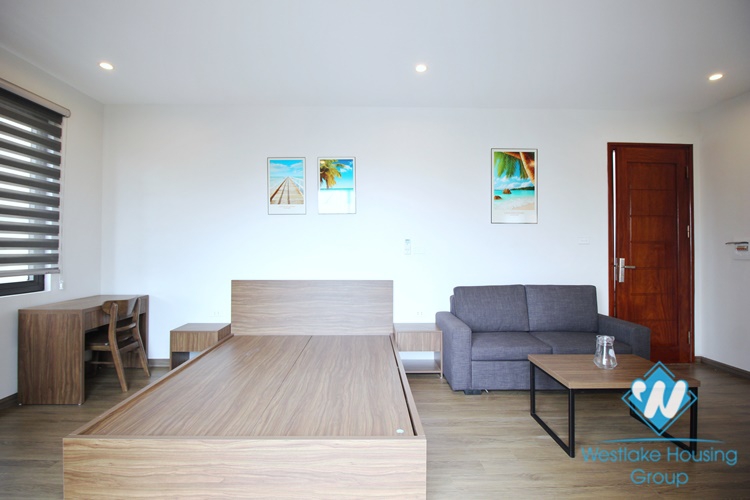 Bright studio for rent in Dang Thai Mai street, Tay Ho district, Ha Noi