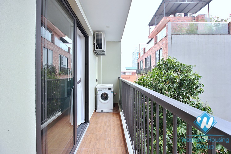 A brand new and bright studio for rent in Dang Thai Mai st, Tay Ho, Ha Noi